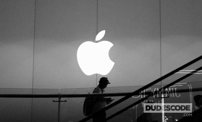 Apple Logo in Dubai Mall